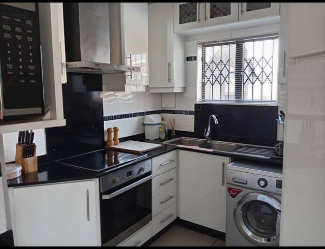 4 BEDROOM HOUSE FOR SALE IN CHATSWORTH CENTRAL